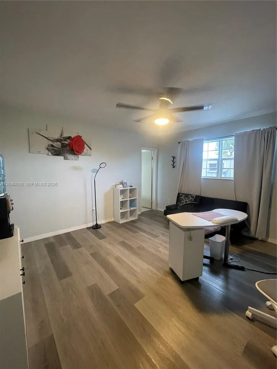 6945 W 2nd Way Hialeah, FL 33014