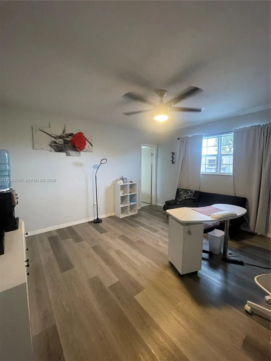 6945 W 2nd Way Hialeah, FL 33014