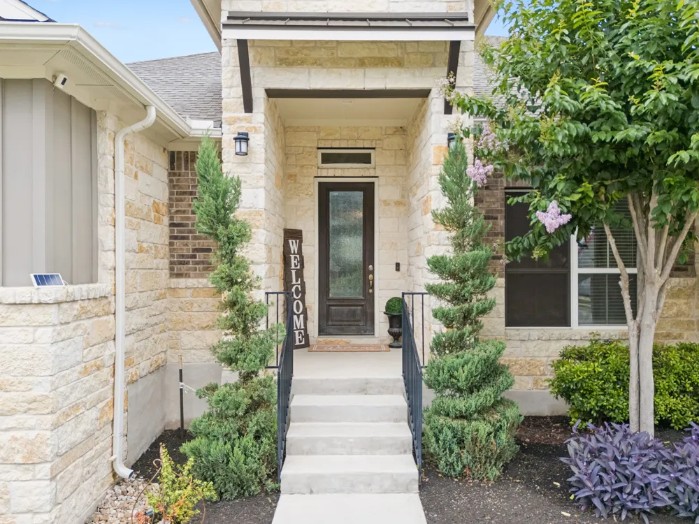 238 Arapaho Drive Kyle, TX 78640