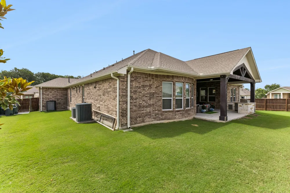 238 Arapaho Drive Kyle, TX 78640