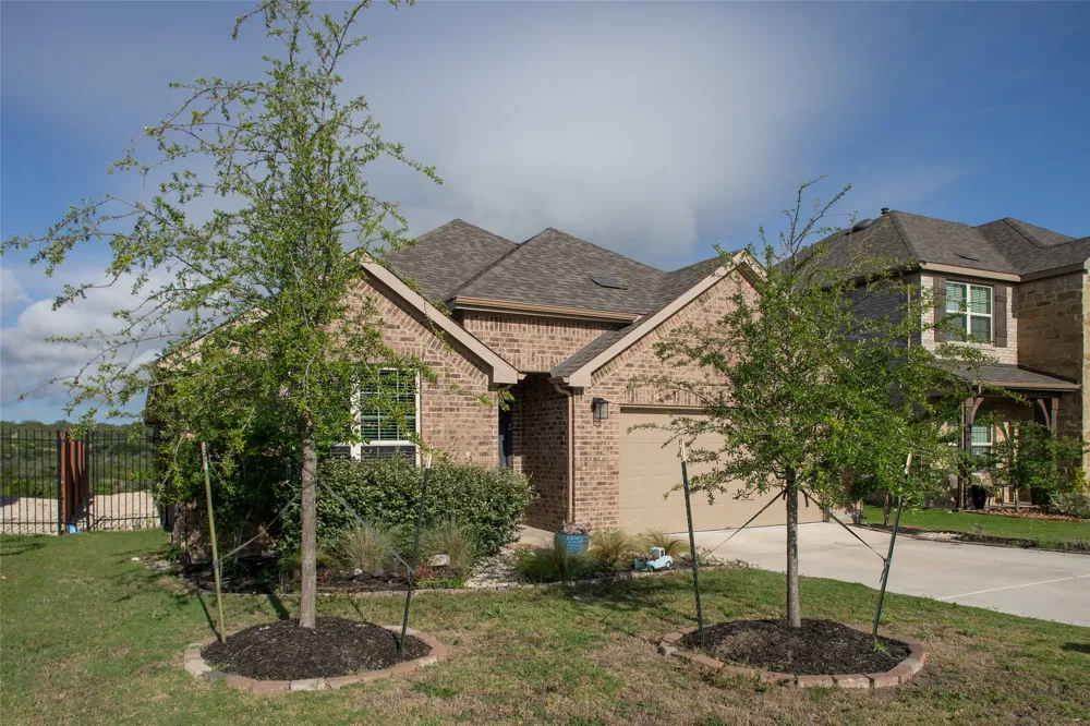 6808 Cliff Rose Drive Spicewood, TX 78669