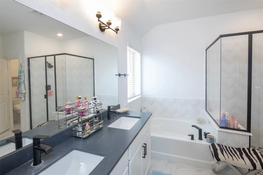 6808 Cliff Rose Drive Spicewood, TX 78669