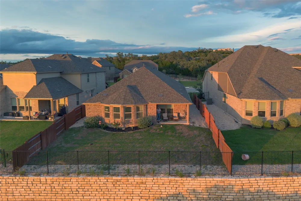 6808 Cliff Rose Drive Spicewood, TX 78669