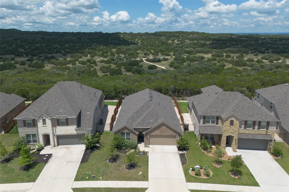 6808 Cliff Rose Drive Spicewood, TX 78669