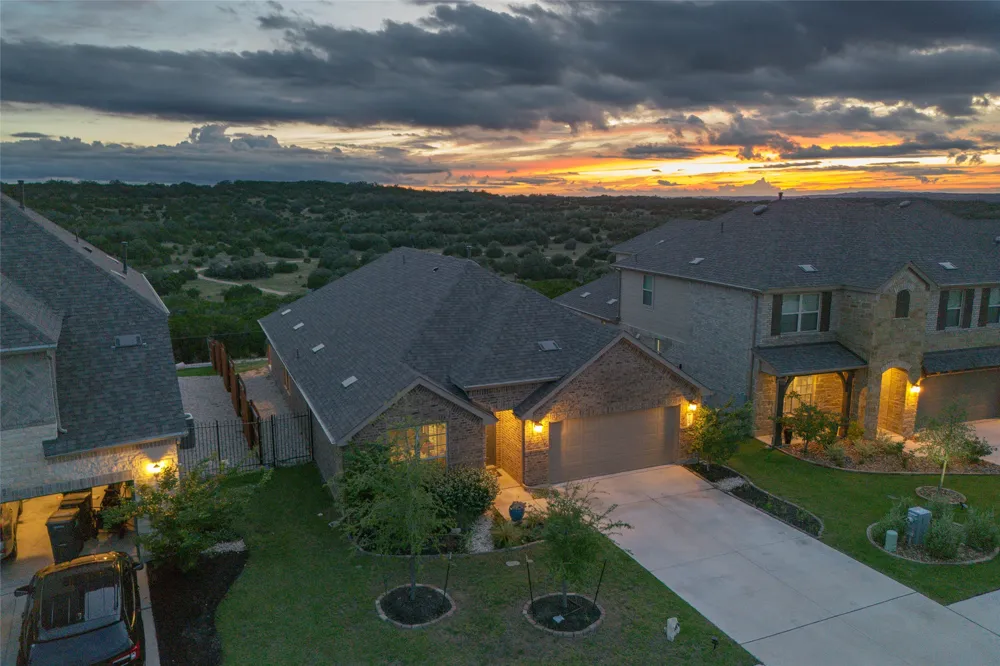 6808 Cliff Rose Drive Spicewood, TX 78669