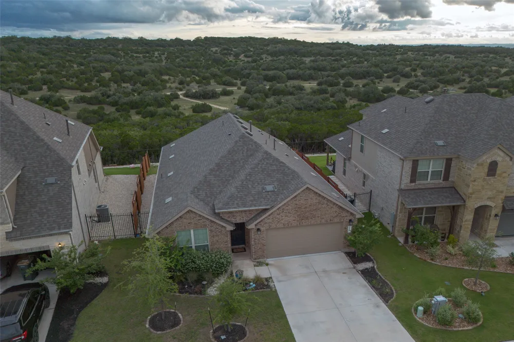 6808 Cliff Rose Drive Spicewood, TX 78669