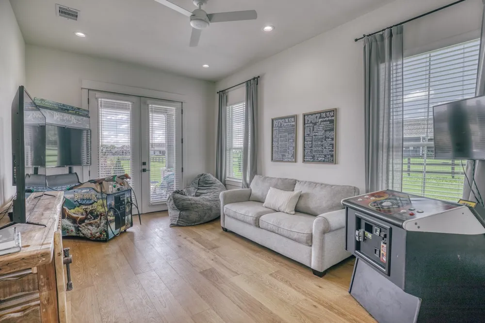 1064 Chapel View Lane Chappell Hill, TX 77426