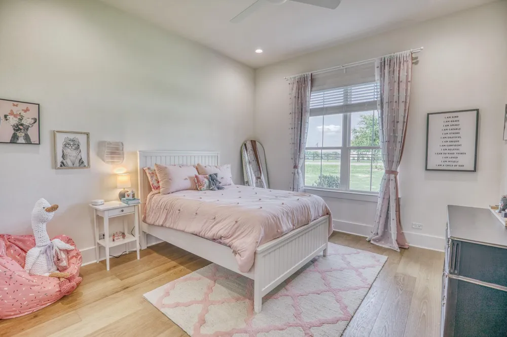 1064 Chapel View Lane Chappell Hill, TX 77426