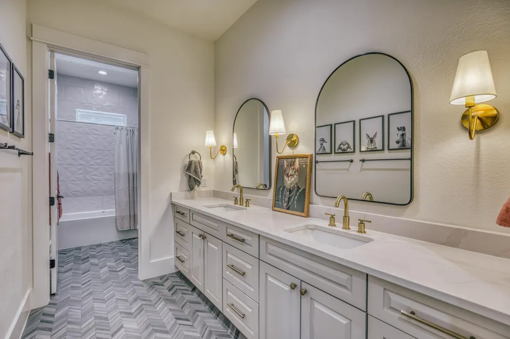 1064 Chapel View Lane Chappell Hill, TX 77426