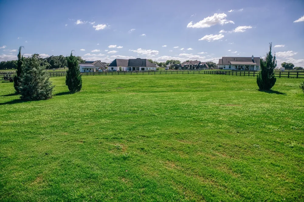 1064 Chapel View Lane Chappell Hill, TX 77426