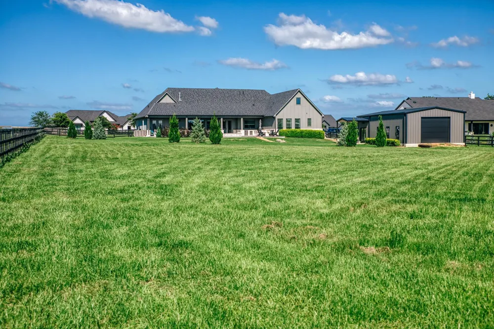1064 Chapel View Lane Chappell Hill, TX 77426