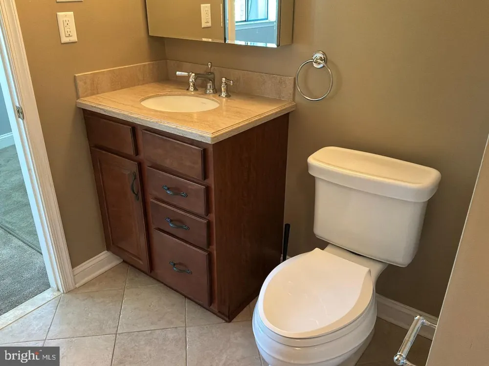 15 HERMITAGE DRIVE New Hope, PA 18938