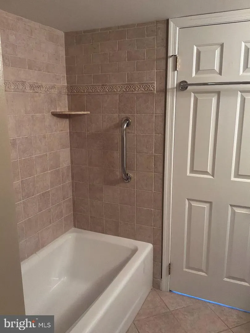 15 HERMITAGE DRIVE New Hope, PA 18938
