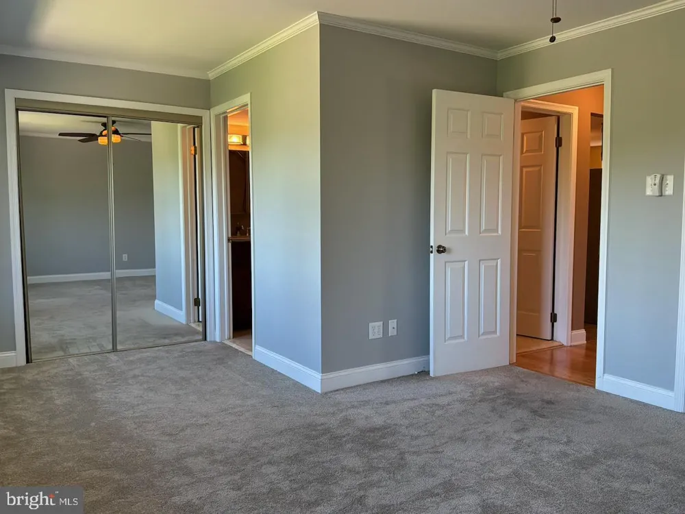 15 HERMITAGE DRIVE New Hope, PA 18938