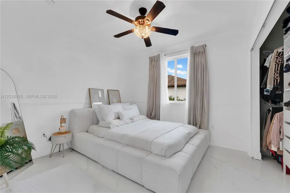 14452 SW 10th St Miami, FL 33184