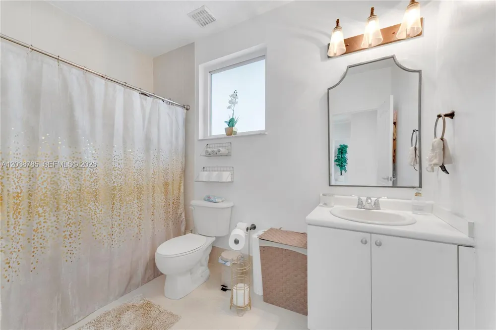 14452 SW 10th St Miami, FL 33184