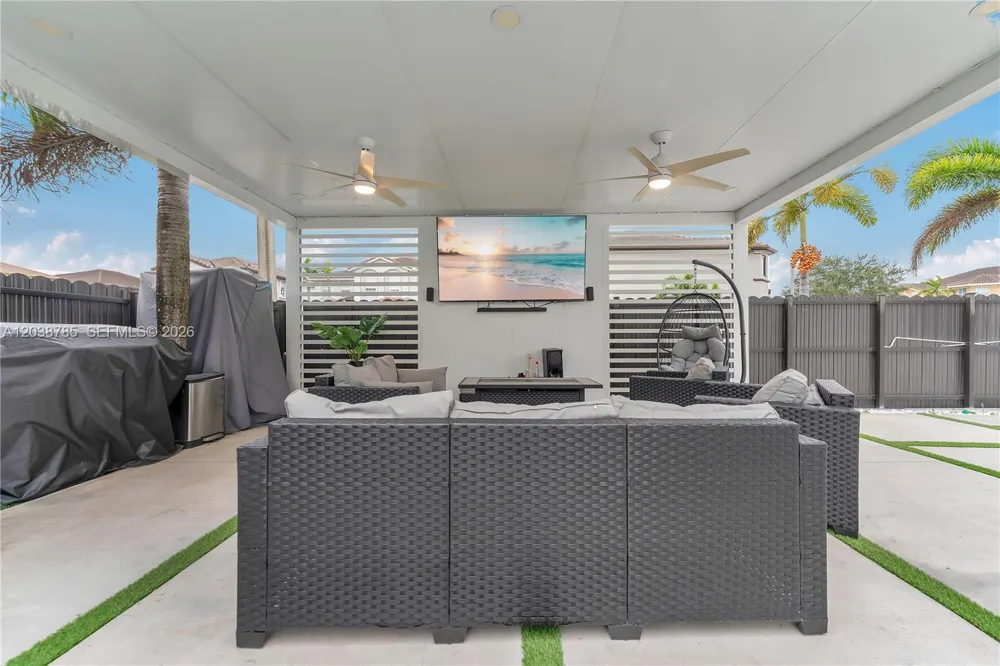 14452 SW 10th St Miami, FL 33184