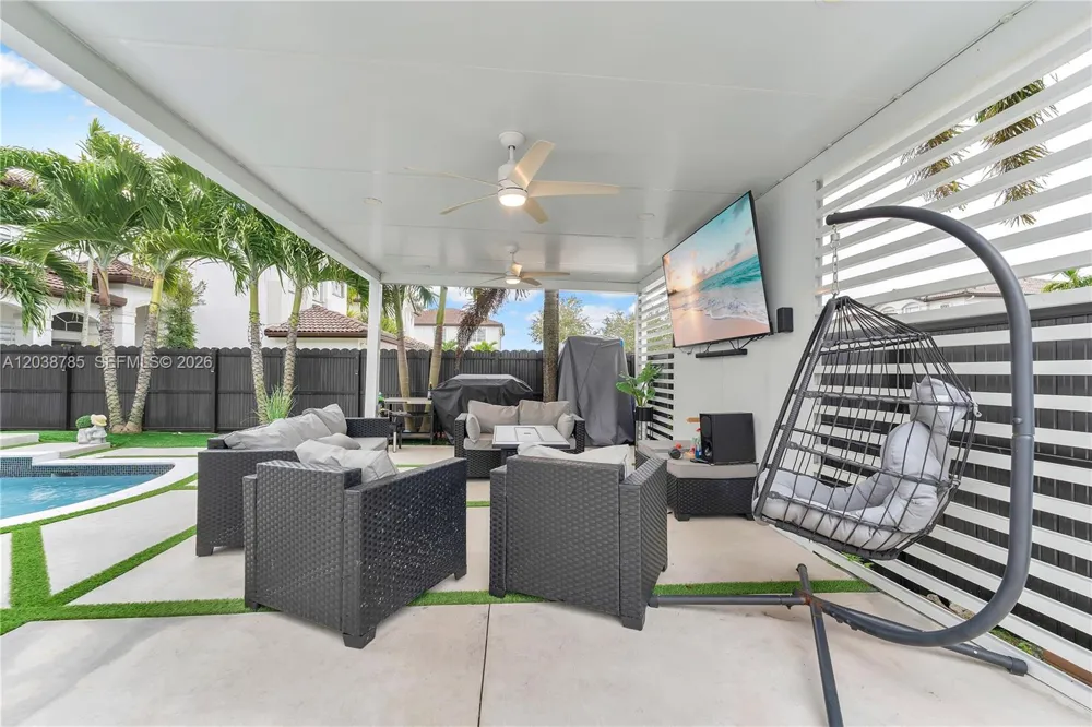 14452 SW 10th St Miami, FL 33184
