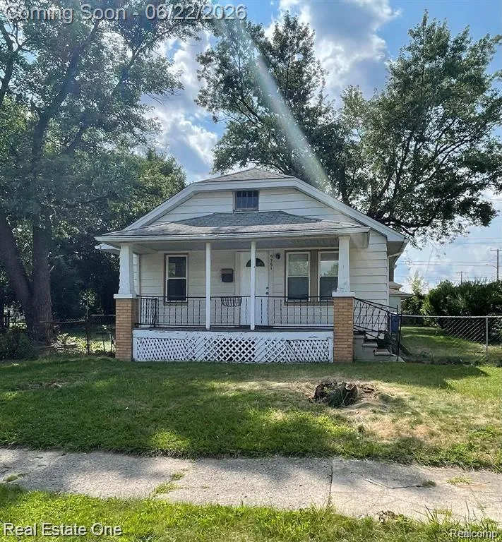 5751 DREXEL STREET Dearborn Heights City, MI 48127