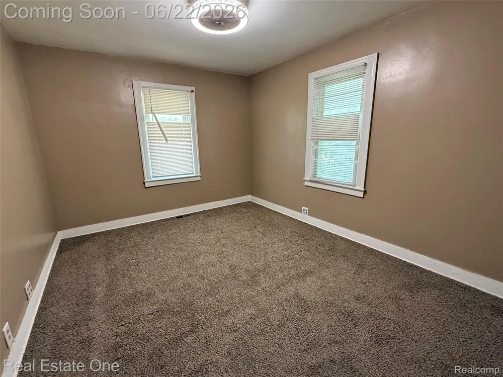 5751 DREXEL STREET Dearborn Heights City, MI 48127
