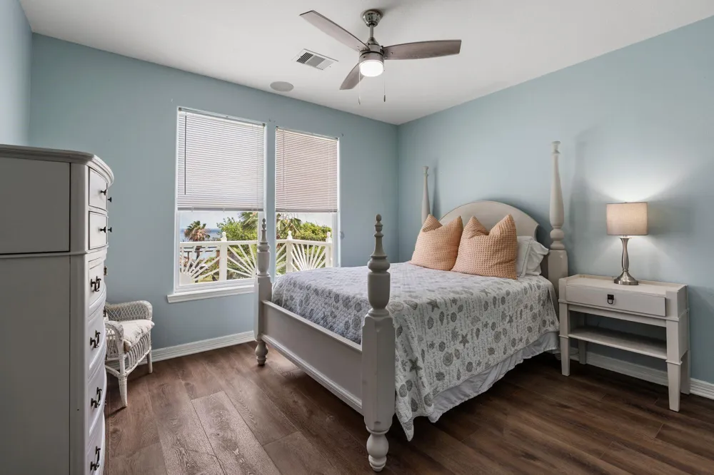 100 Avenue A San Leon, TX 77539