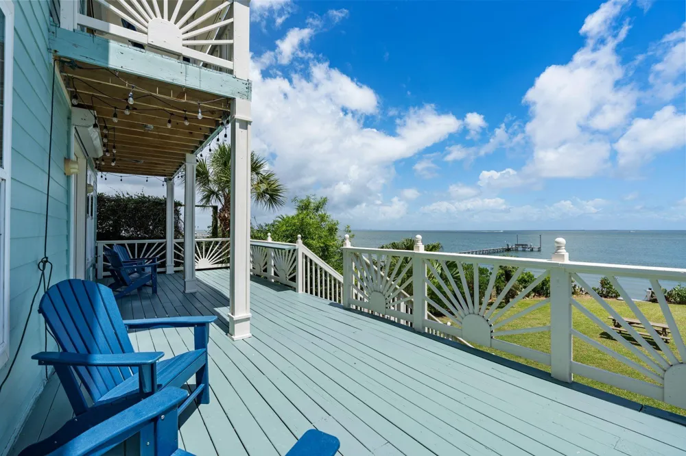 100 Avenue A San Leon, TX 77539