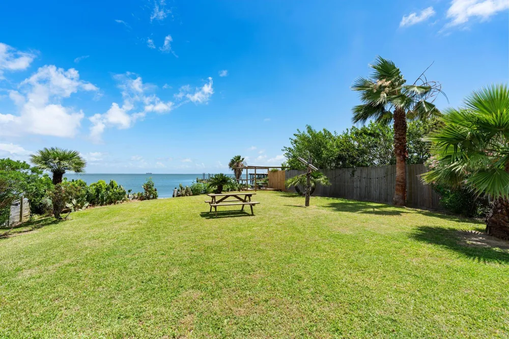 100 Avenue A San Leon, TX 77539