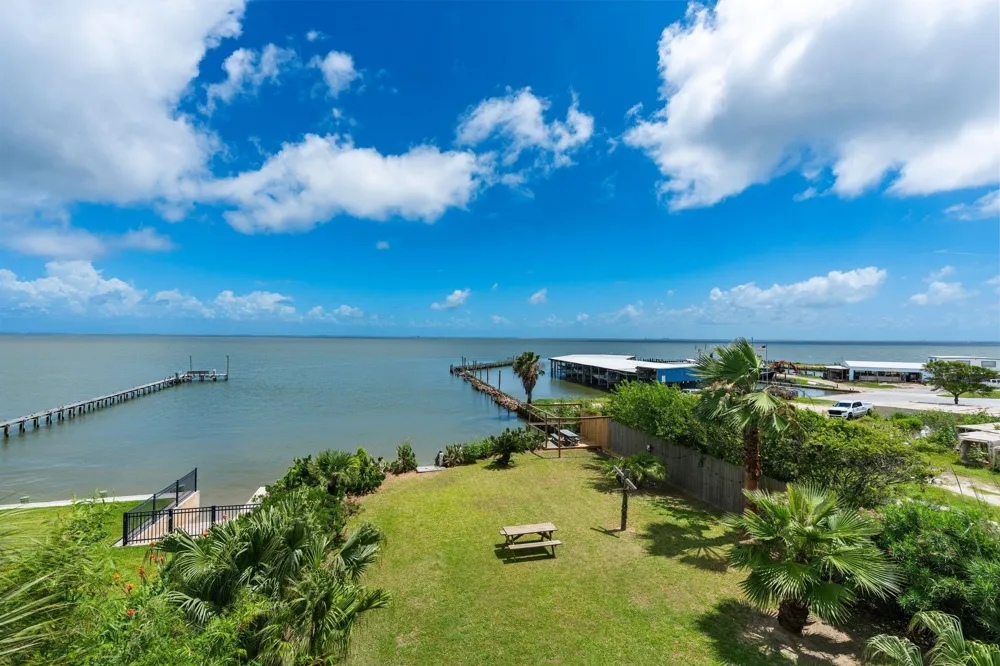 100 Avenue A San Leon, TX 77539