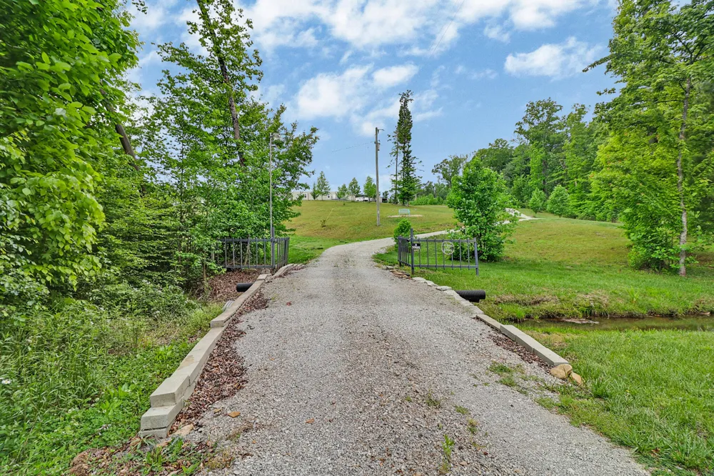 2930 Doc Loy Road Grandview, TN 37337