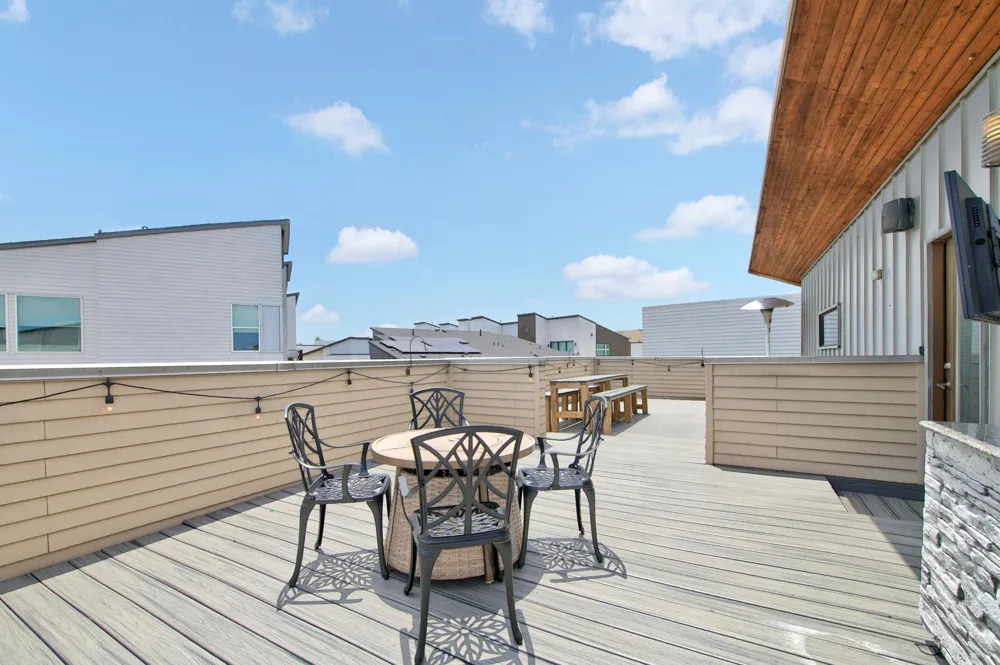 381 E Greenbriar Lane #304 Dallas, TX 75203