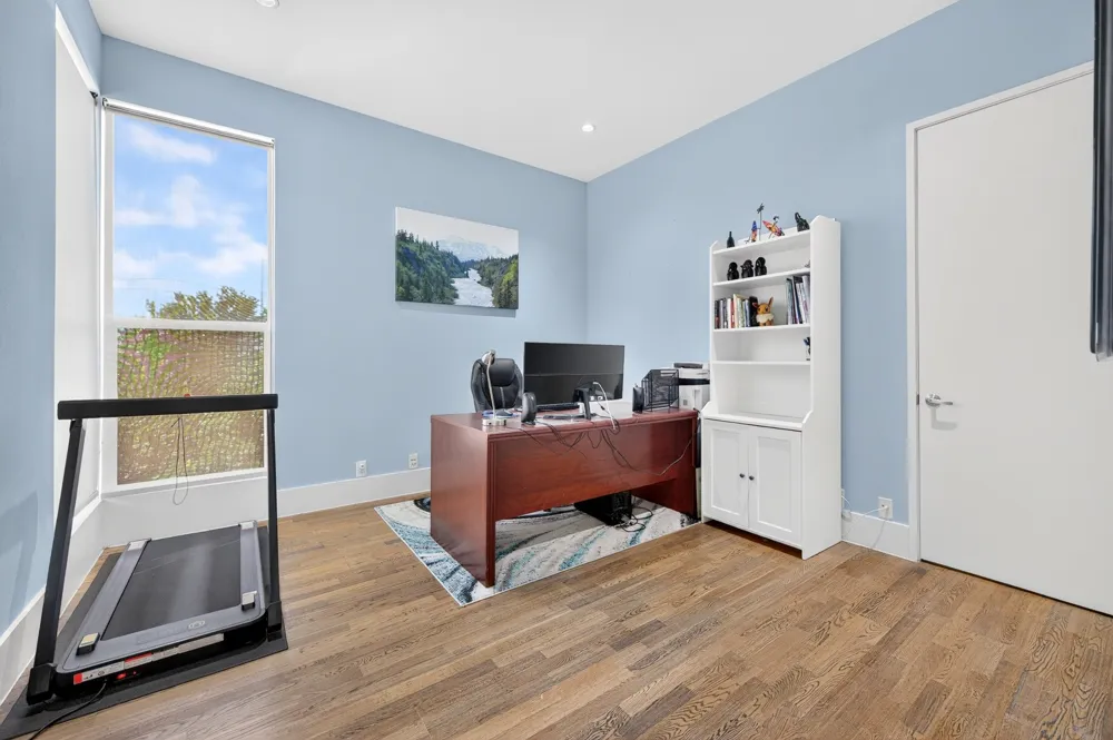 381 E Greenbriar Lane #304 Dallas, TX 75203