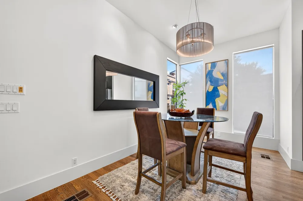 381 E Greenbriar Lane #304 Dallas, TX 75203