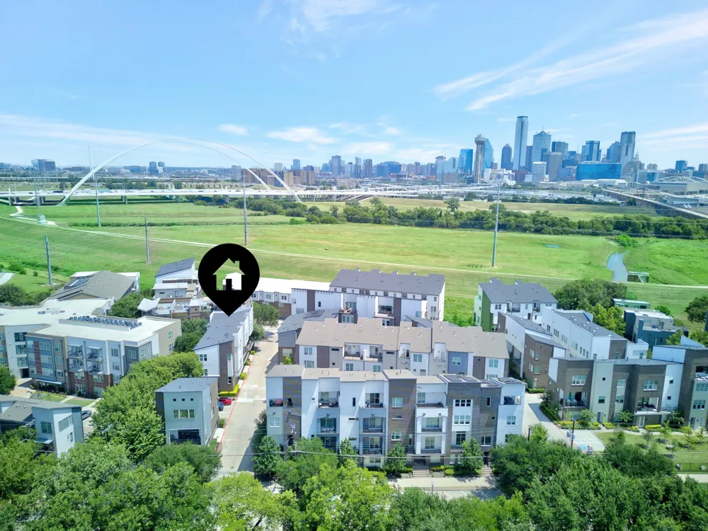 381 E Greenbriar Lane #304 Dallas, TX 75203