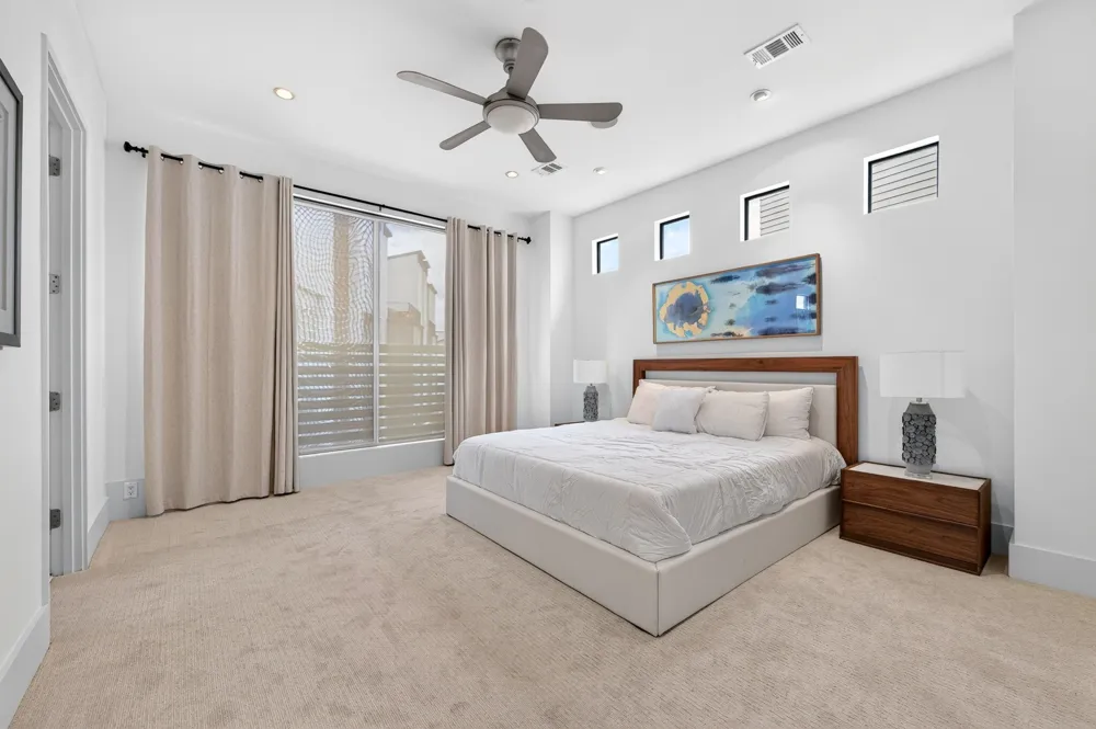 381 E Greenbriar Lane #304 Dallas, TX 75203