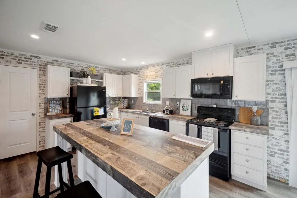 223 W Houston Street Lovelady, TX 75851