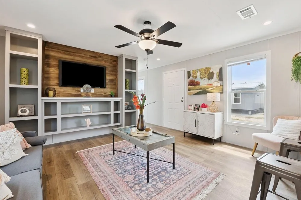 293 W Houston Street Lovelady, TX 75851