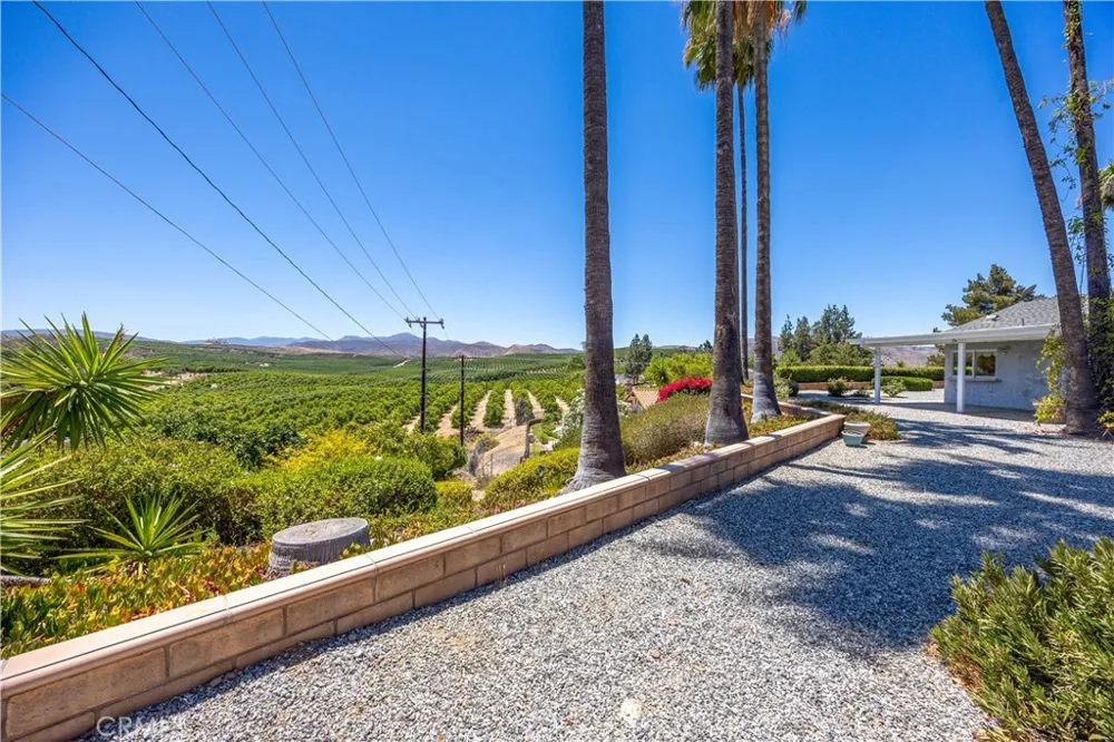 26660 Rim Hemet, CA 92544
