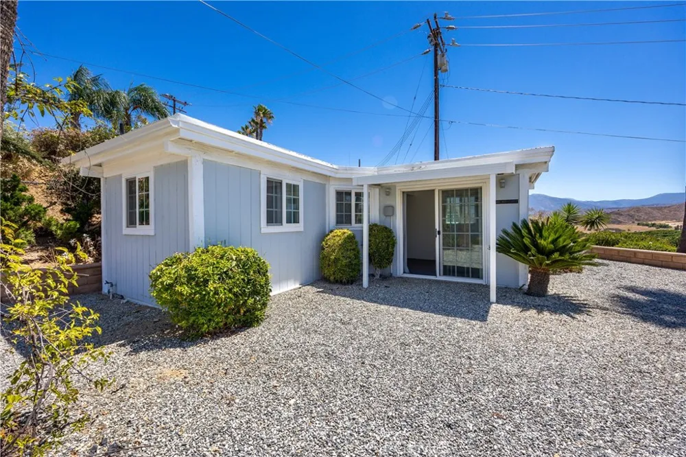 26660 Rim Hemet, CA 92544
