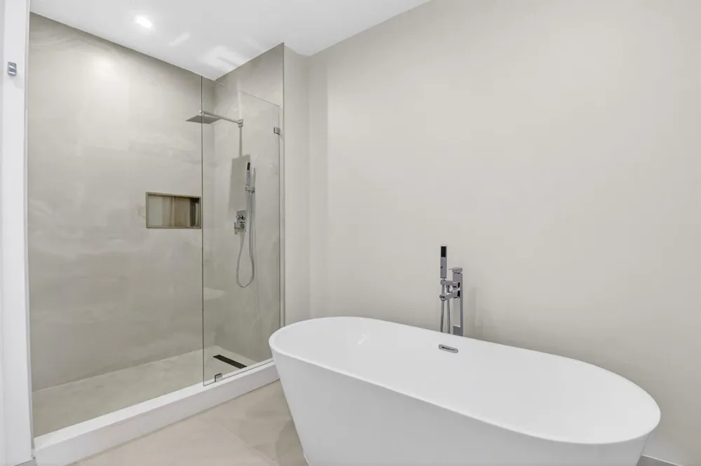 220 Lake Shore Drive #1808 Lake Park, FL 33403