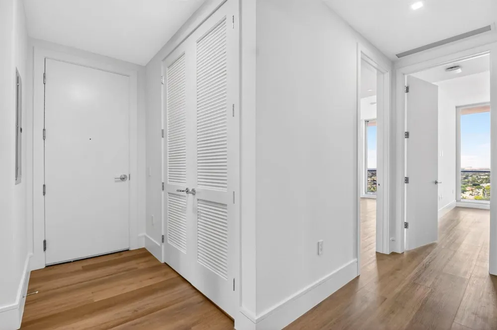 220 Lake Shore Drive #1808 Lake Park, FL 33403