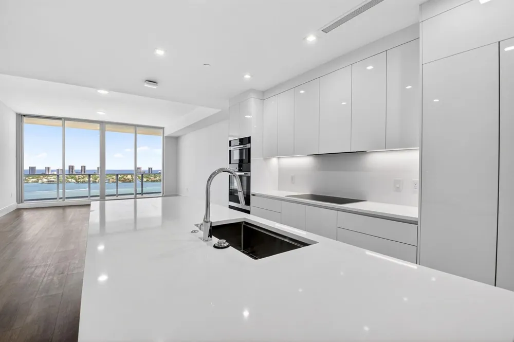 220 Lake Shore Drive #1808 Lake Park, FL 33403