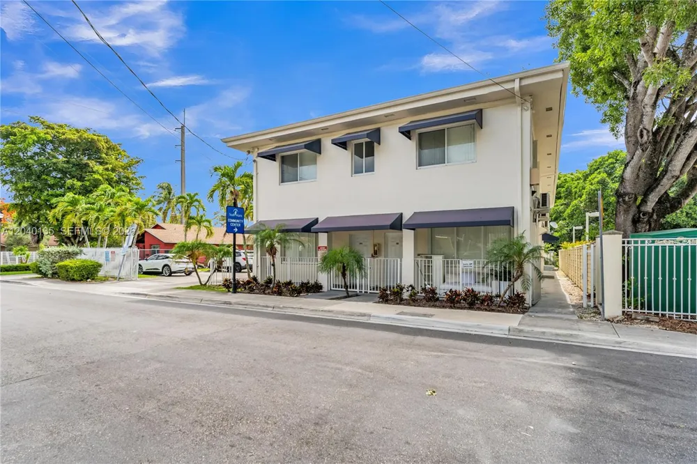 6647 SW 59th Pl #206 South Miami, FL 33143