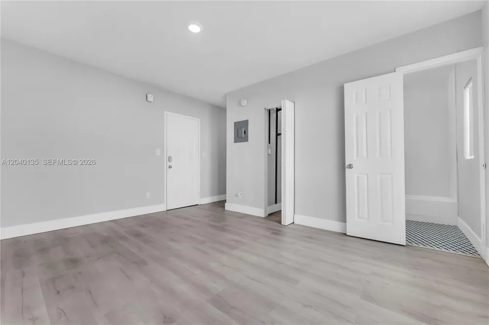 6647 SW 59th Pl #206 South Miami, FL 33143