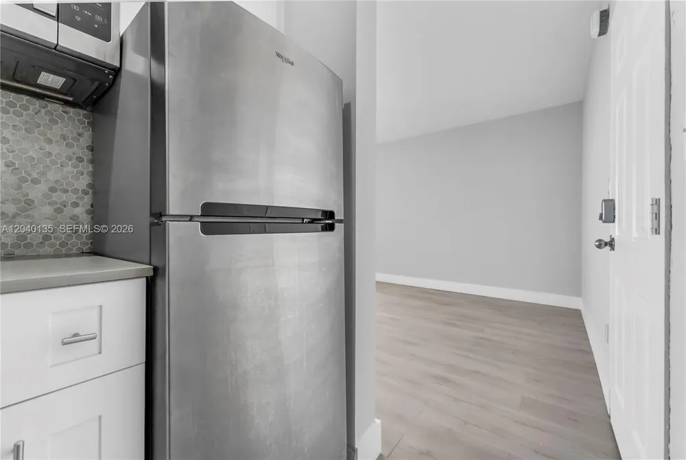 6647 SW 59th Pl #206 South Miami, FL 33143