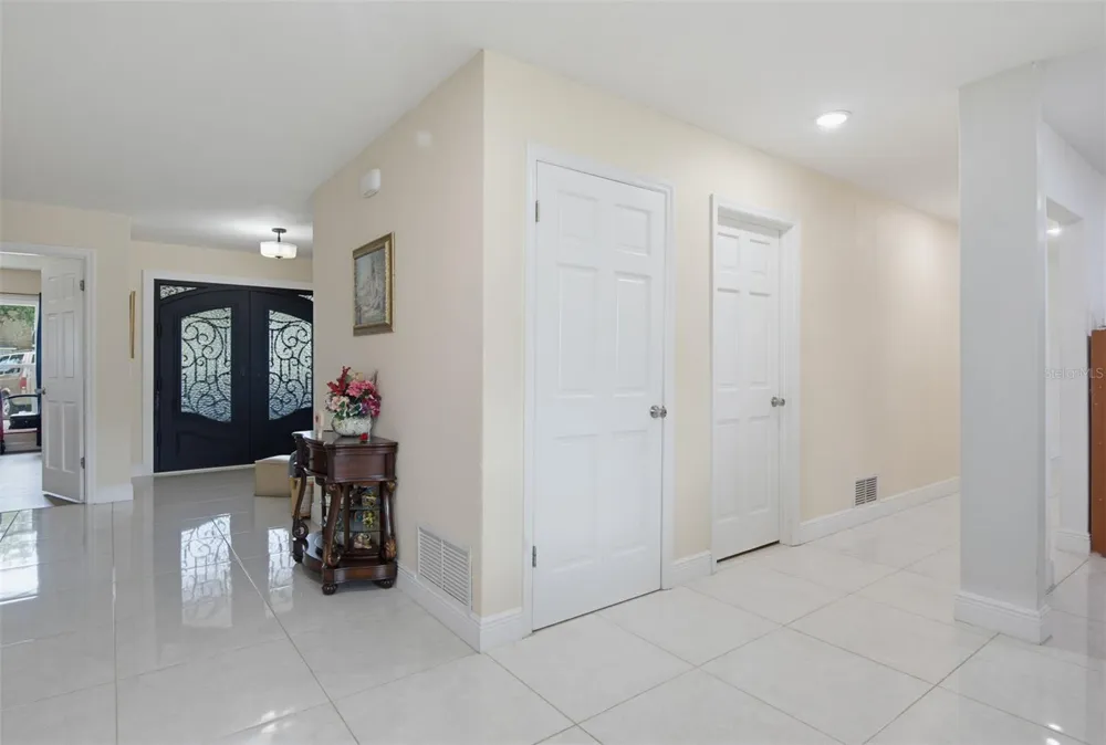 33 SANDCASTLE DRIVE Ormond Beach, FL 32176