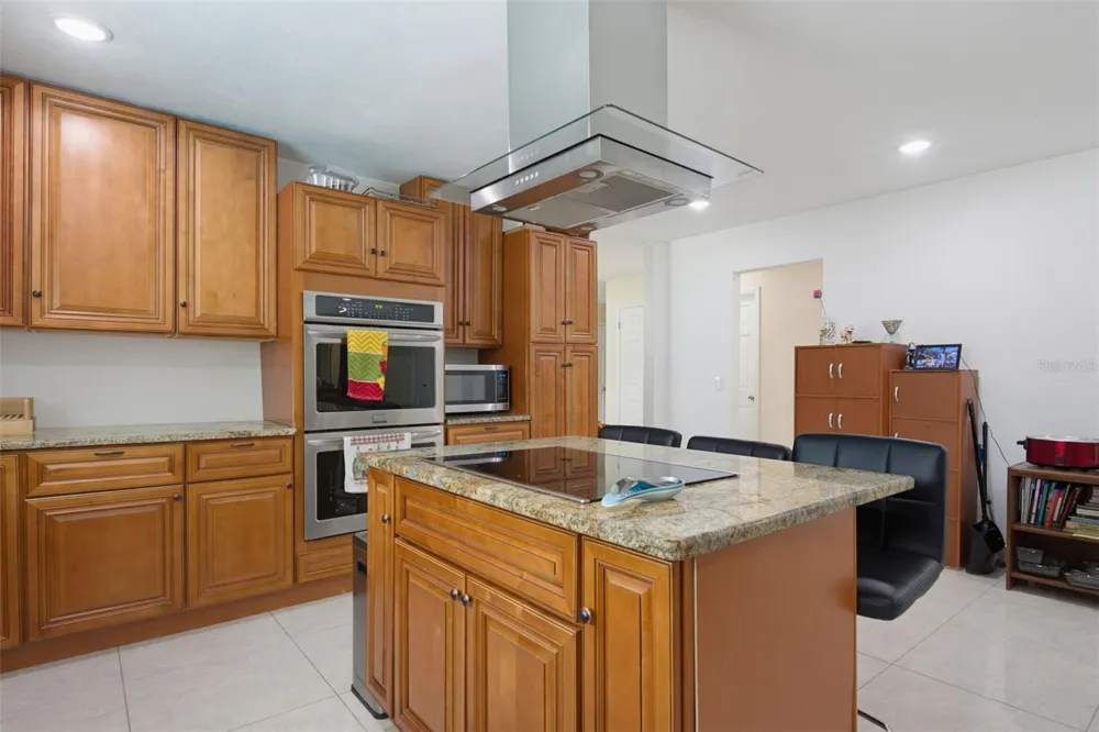 33 SANDCASTLE DRIVE Ormond Beach, FL 32176