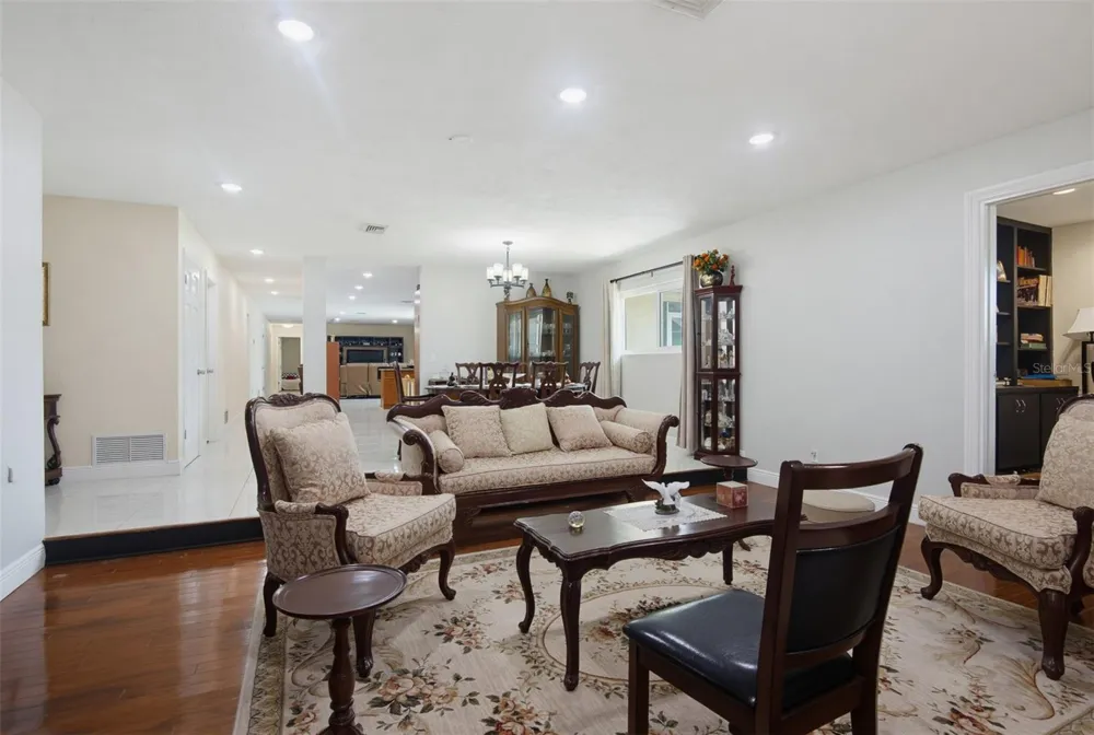 33 SANDCASTLE DRIVE Ormond Beach, FL 32176