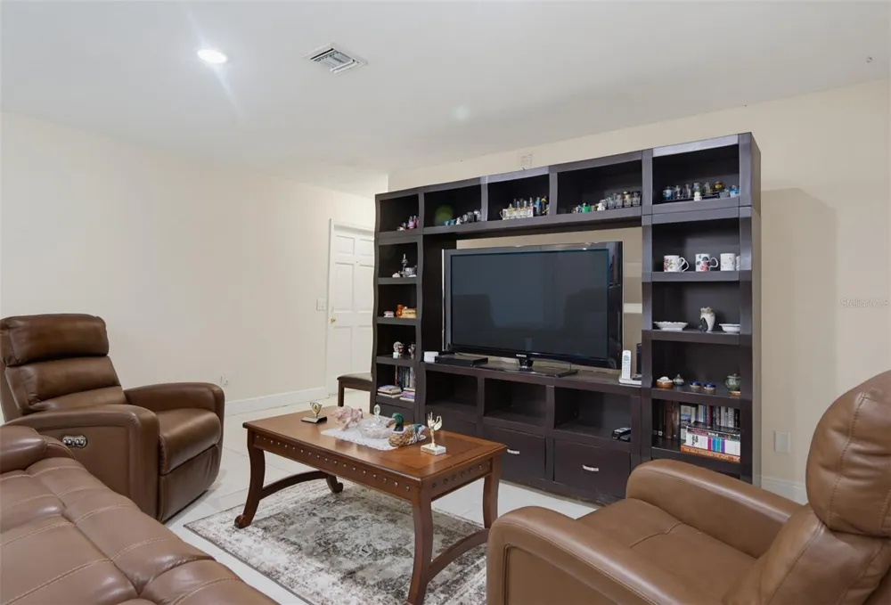 33 SANDCASTLE DRIVE Ormond Beach, FL 32176