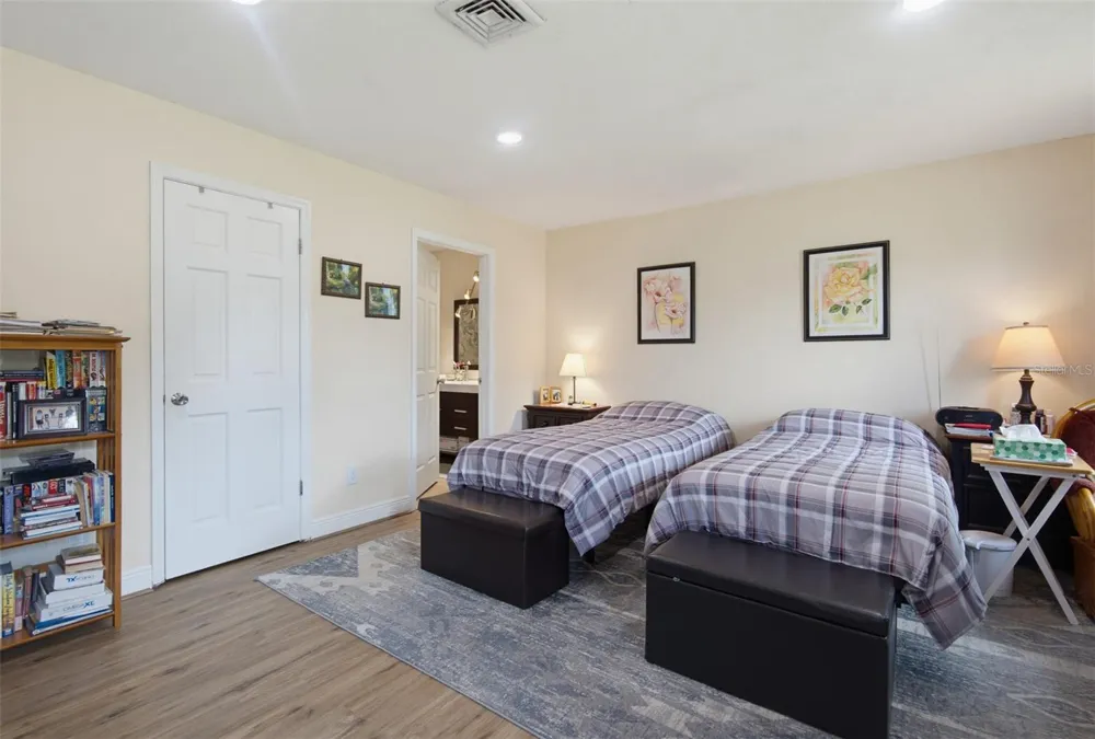 33 SANDCASTLE DRIVE Ormond Beach, FL 32176