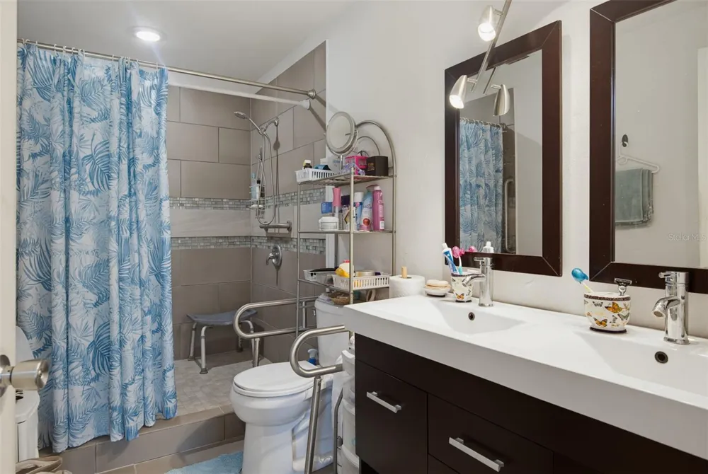 33 SANDCASTLE DRIVE Ormond Beach, FL 32176
